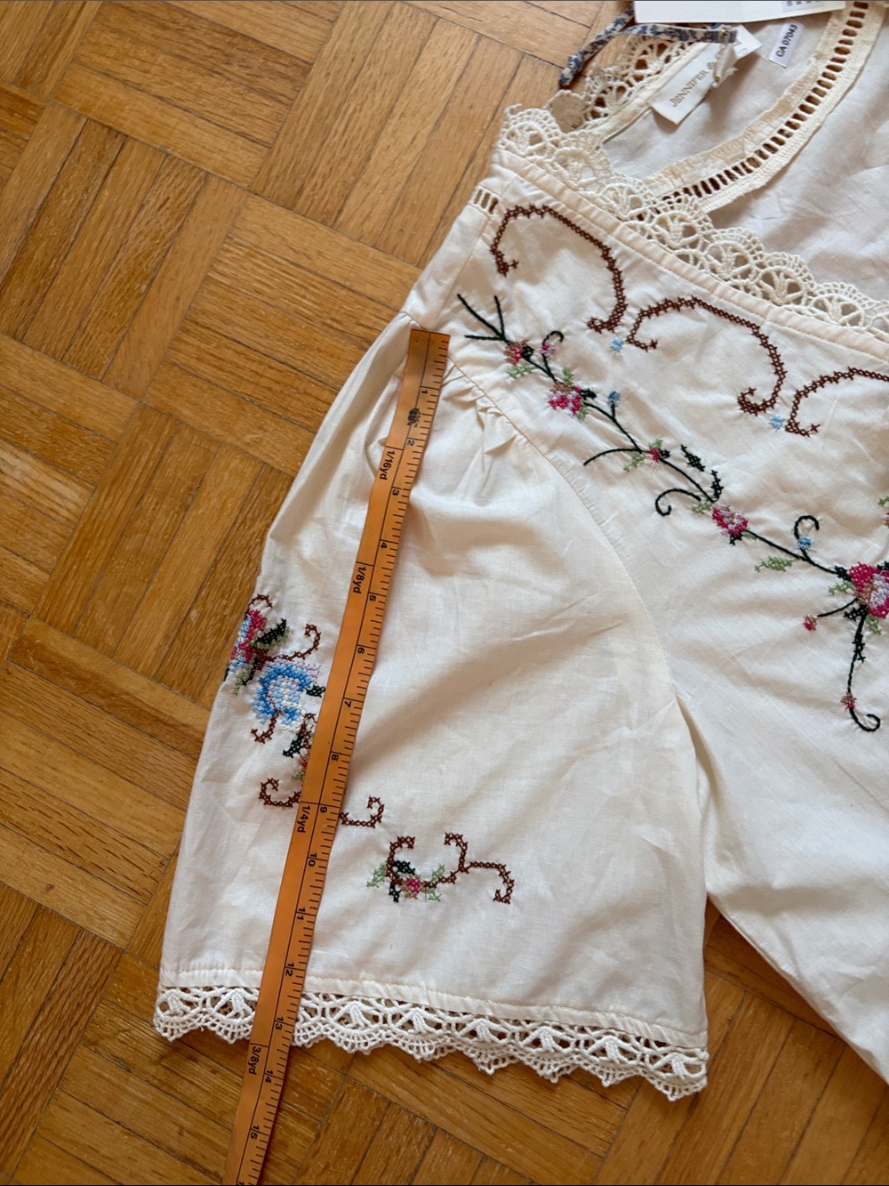 Jennifer & Grace Women’s Cream Embroidered Lace-Trim Tie-Front Top - Picture 4 of 10